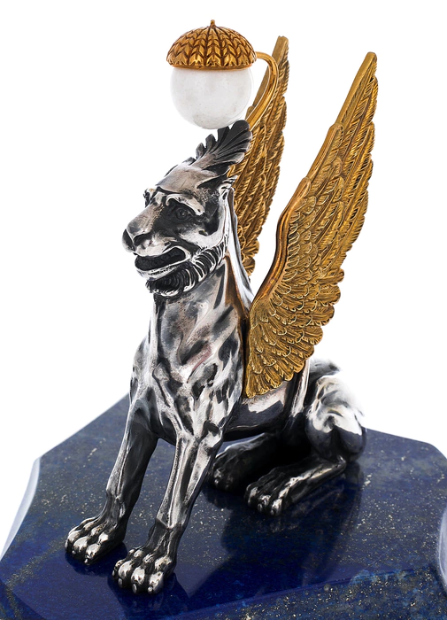 Souvenir "Griffin" on lapis lazuli