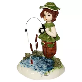Статуэтка "Рыбак - мальчик" разноцветная