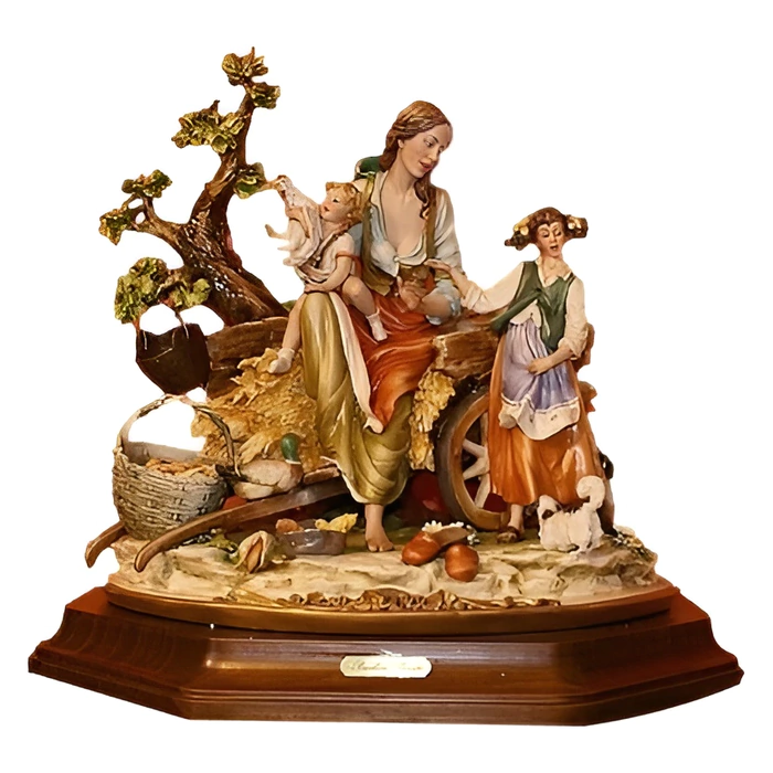 The statuette "Happy Family"