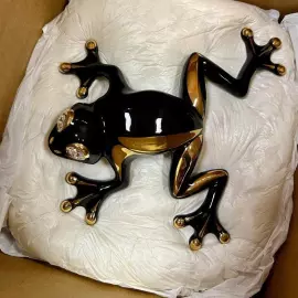 Статуэтка "Лягушка Коста-Рика", цвет: чёрный с золотом