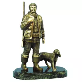 Статуэтка "Охотник с собакой" змеевик