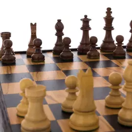 Walnut chess "Manopoulos"