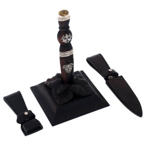 Table composition "Scottish motif" with a knife skin-do "Taurus"