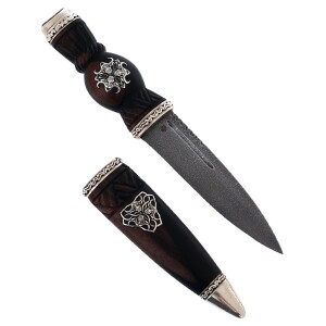 Table composition "Scottish motif" with a knife skin-do "Taurus"