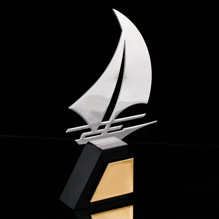Corporate gift "On all sails"