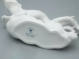 Скульптура фарфоровая "Дракон на облаке"