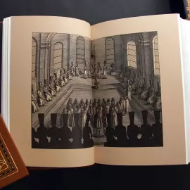 Книга в кожаном переплете "Описание путешествия в Московию и через Московию в Персию и обратно" Олеарий А.