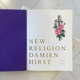 Книга с собственноручным пожеланием, рисунком и автографом художника Дэмиена Херста