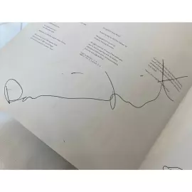Книга с собственноручным пожеланием, рисунком и автографом художника Дэмиена Херста