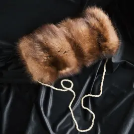 Муфта из меха соболя с белой подвеской