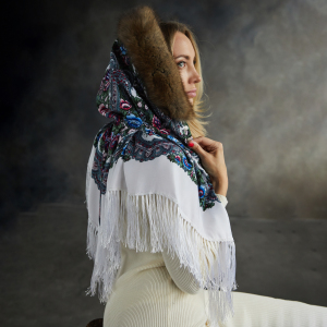 Insulated women's shawl, edged with sable fur, small