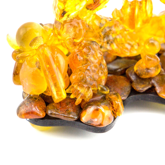 Amber souvenir "Dragon with wings"