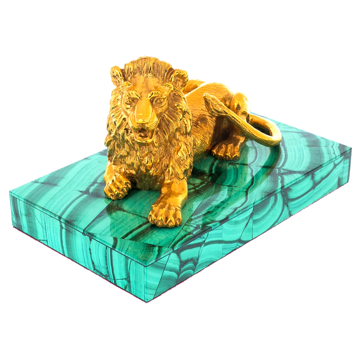 Statuette "Lion" on a malachite stand, looking to the left
