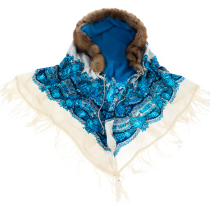 Insulated women's shawl, edged with sable fur, blue and white
