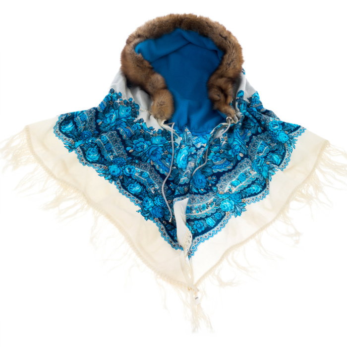 Insulated women's shawl, edged with sable fur, blue and white