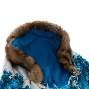 Insulated women's shawl, edged with sable fur, blue and white
