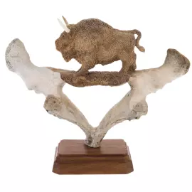 Статуэтка из кости кита "Бизон"