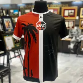 Футболка с автографом бойца ММА Ислама Махачева