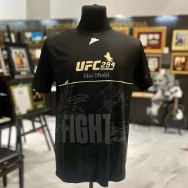 Футболка с автографом бойца ММА Ислама Махачева