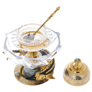 Caviar bowl with Poseidon icehouse on icy quartz
