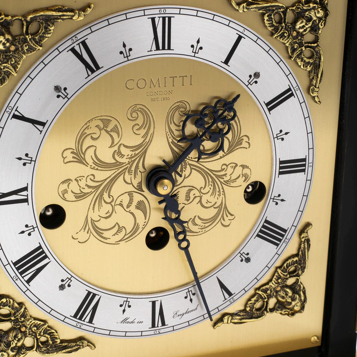 Mantel clock "The Georgian Basket Top in Chinoiserie Samurai Artwork" black