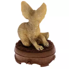 Скульптура из рога лося и дерева "Фенек" на подставке