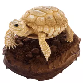 Скульптура из рога лося и дерева "Черепаха" на подставке