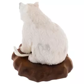 Скульптура из клыка моржа и дерева "Мишка-рыбак" на подставке