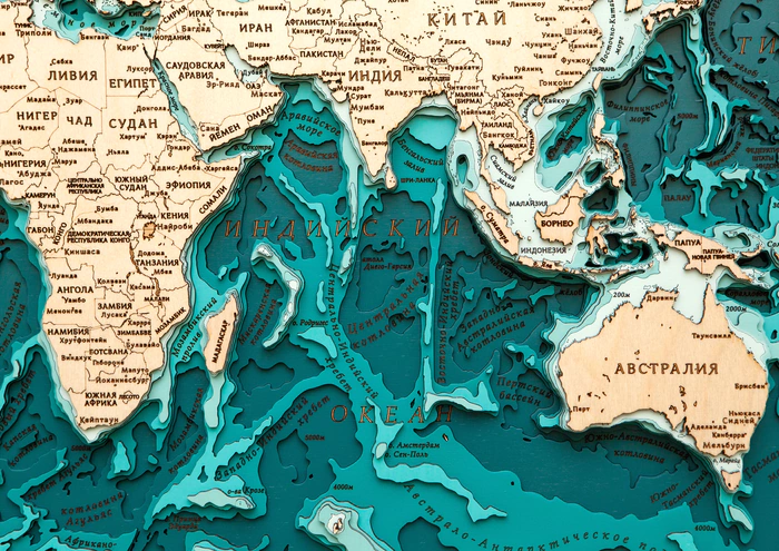 Карта деревянная многослойная "Карта мира №6 в проекции Миллера" на заказ