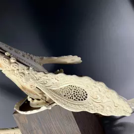 Скульптура "Тайны океана" из бивня мамонта