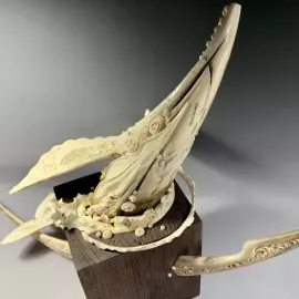 Скульптура "Тайны океана" из бивня мамонта