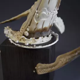 Скульптура "Тайны океана" из бивня мамонта