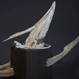 Скульптура "Тайны океана" из бивня мамонта