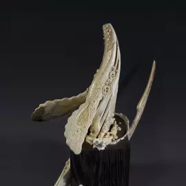 Скульптура "Тайны океана" из бивня мамонта