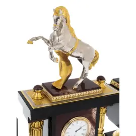 Настольный набор руководителя из яшмы "Конь"