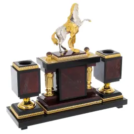 Настольный набор руководителя из яшмы "Конь"