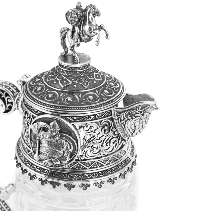 Claret decanter "Heroic strength"