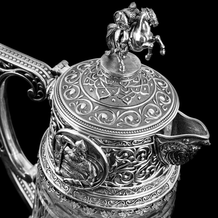 Claret decanter "Heroic strength"