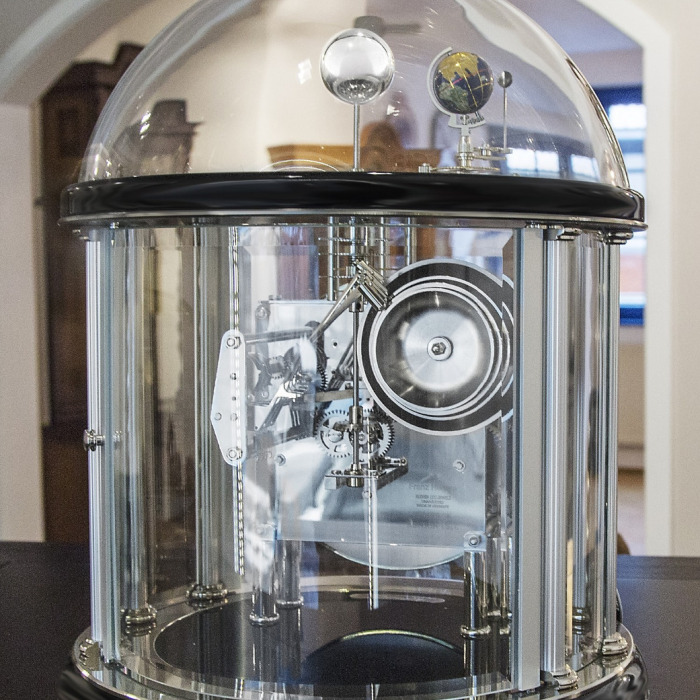 Hermle "Ebergund" table clock
