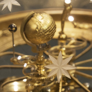 Hermle "Christdore" table clock