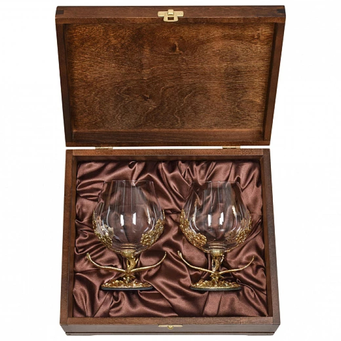 Soaring Eagle cognac set for 2 persons, in a wooden box