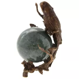 Скульптурная композиция из бронзы "Попугай на шаре"