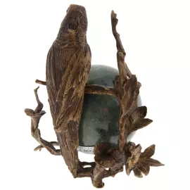 Скульптурная композиция из бронзы "Попугай на шаре"