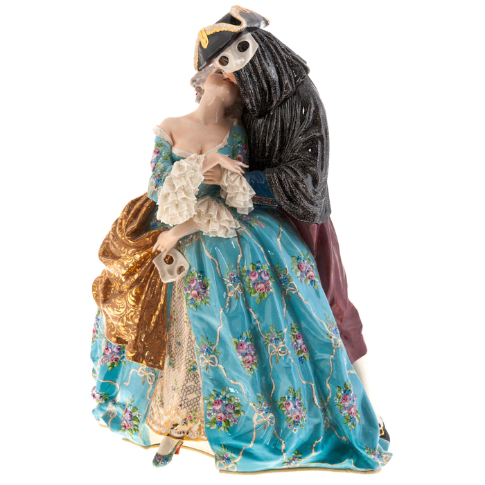 The statuette "Kiss"