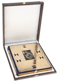 Подарочная книга в окладе "Шедевры мировой живописи" в коробе, Златоуст Подарочная книга в окладе "Шедевры мировой живописи" в коробе, Златоуст