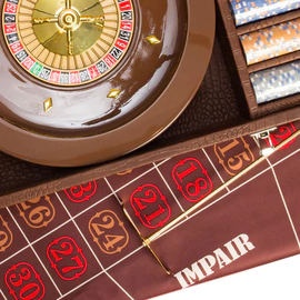Exclusive Alligator roulette set made of leather, brown