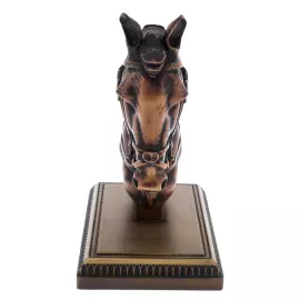 Бюст из бука "Конь"