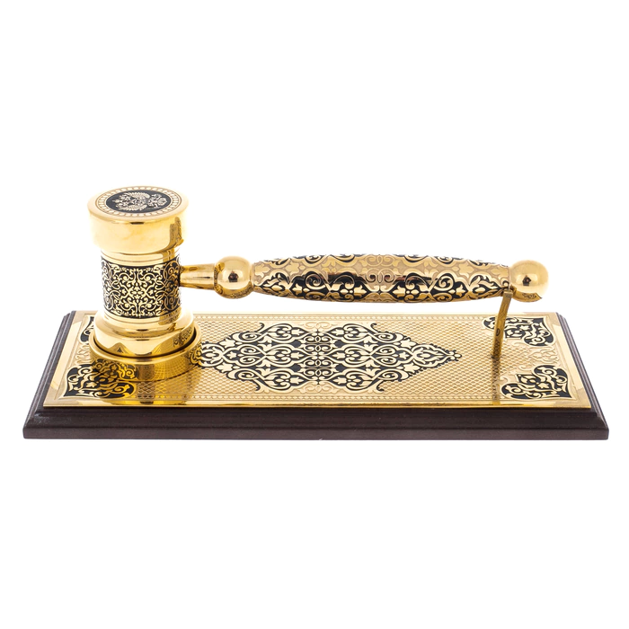 The judge's hammer Zlatoust