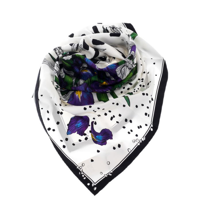 Gift set with a book, an Iris brooch and a silk handkerchief