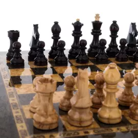 Шахматы из карельской березы